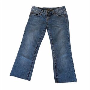 BLUENOTES Kate Low Rise Cropped Light Wash Denim